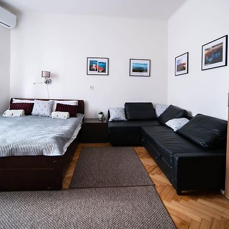 Bumblebee Apartment With Ac Budapeşte Dış mekan fotoğraf