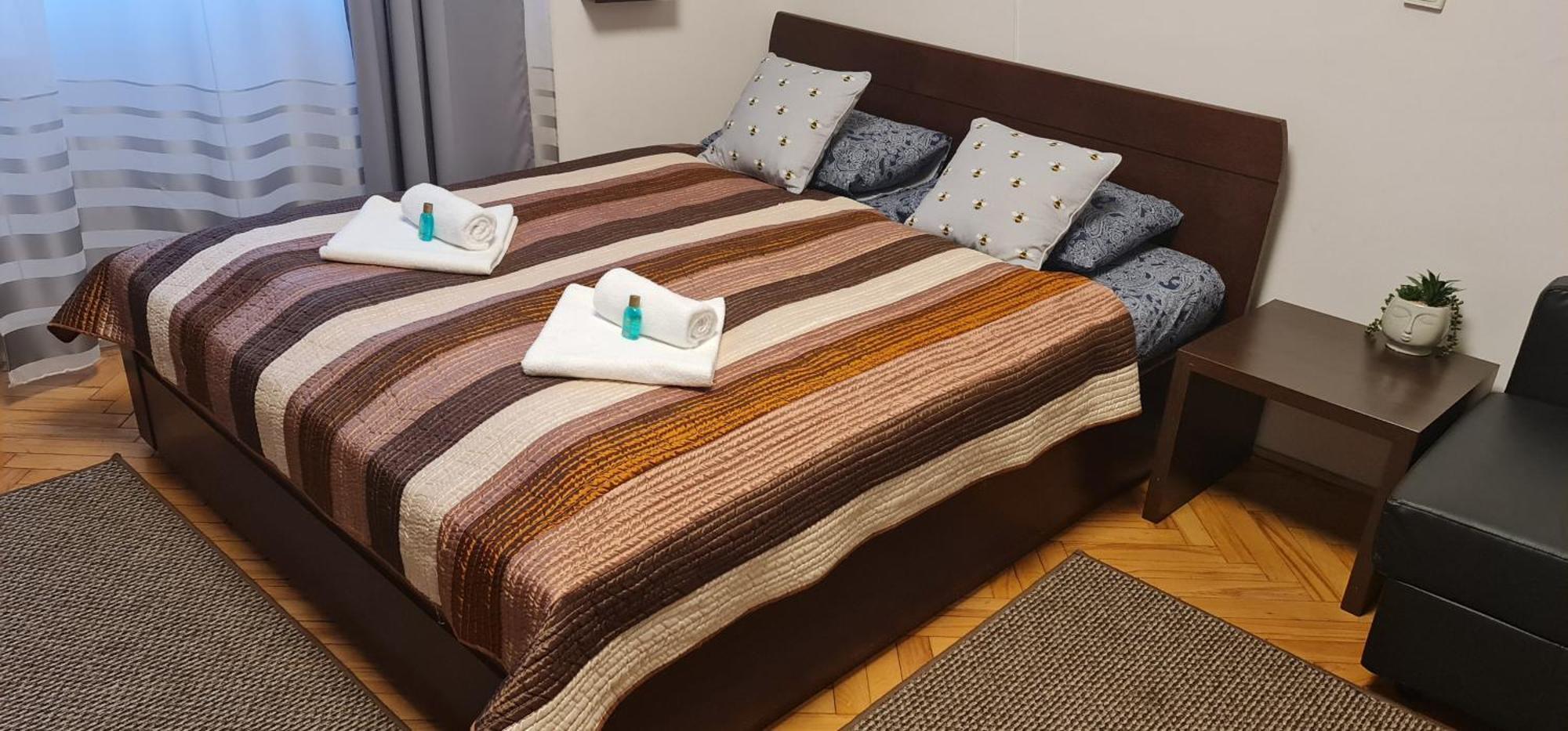 Bumblebee Apartment With Ac Budapeşte Dış mekan fotoğraf